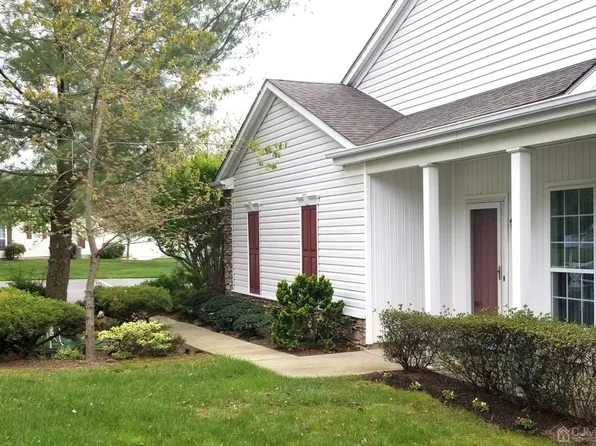625 Harrier Dr, Monroe Township, NJ 08831