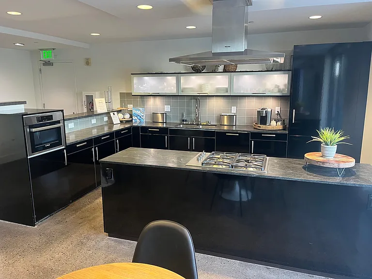 Entertainment Lounge Kitchen.