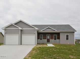 30818 Mission St, Paw Paw, MI 49079