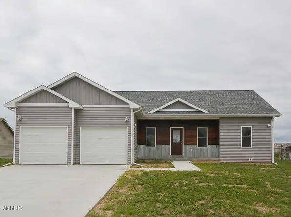 30818 Mission St, Paw Paw, MI 49079