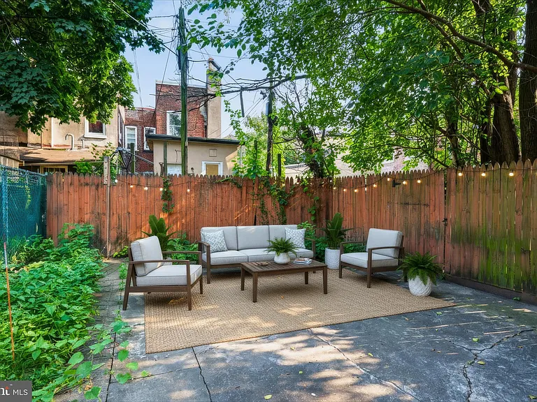 309 Academy St — Photo 35
