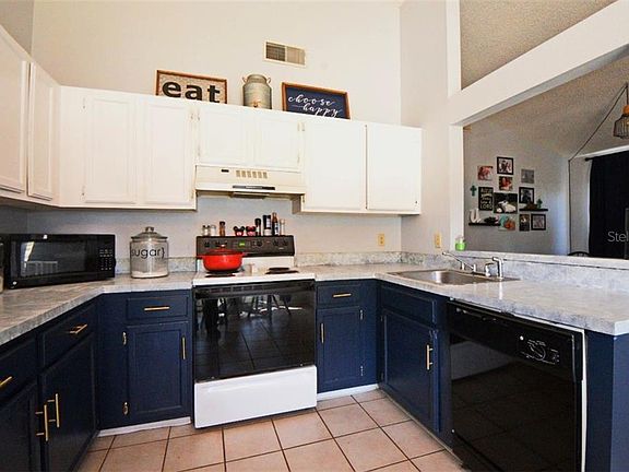 4th image of 13957 Countryplace Dr