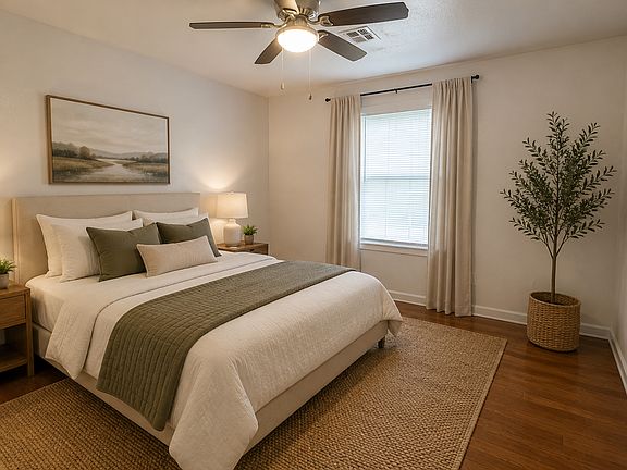 4th image of 4765 SE 25th St