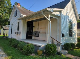240 S Riverside Dr, Batavia, OH 45103