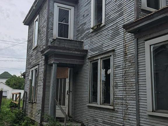 4th image of 1264 Parsons Ave