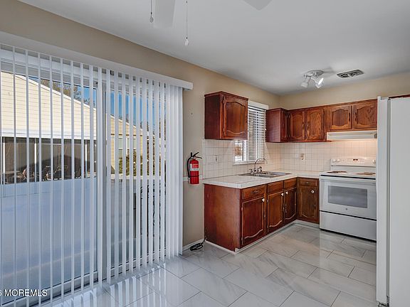 5th image of 10 B Lenape Drive #B