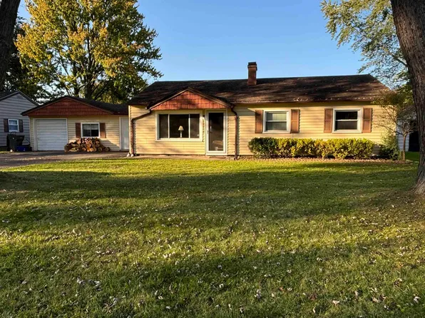 22259 Remick Dr, Clinton Township, MI 48036