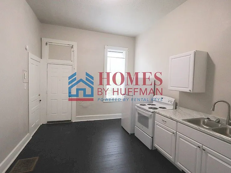 1001 North Governor Street — Photo 11