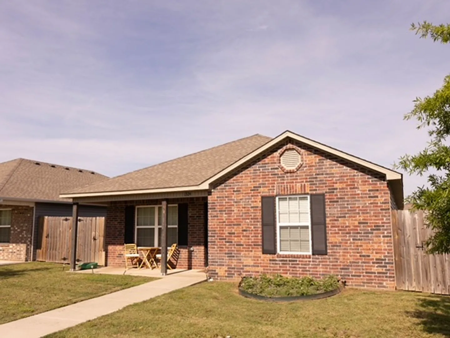 3 Bedroom 2 Bath Brick Home Up to $130/month towards Electric — Photo 2