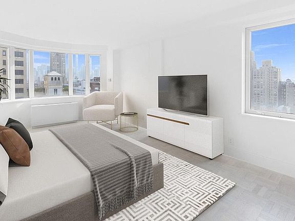3rd image of 920 Park Ave #21C