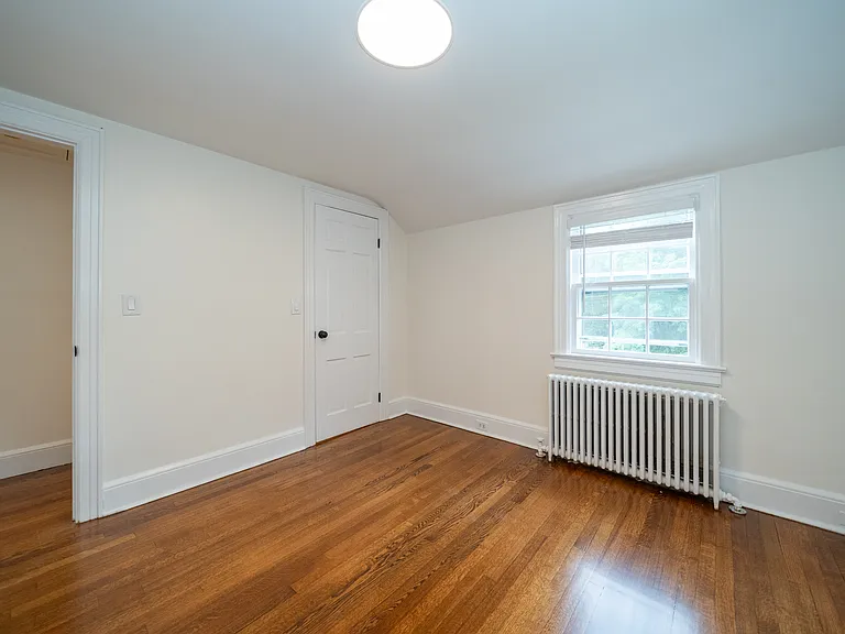 16 Brook St — Photo 31