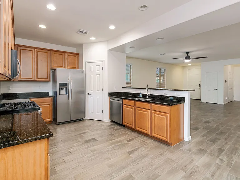 11415 E Glowing Sunset Dr — Photo 12