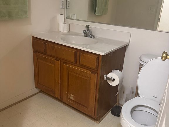 5th image of 15006 Dunleigh Dr APT Basement