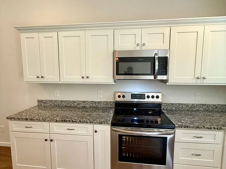 5928 Knox Hill Way — Photo 12
