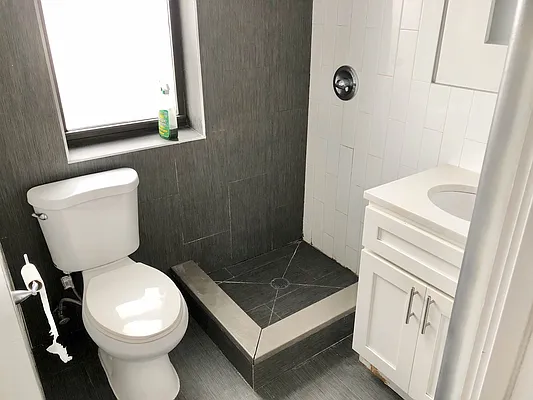 Rented by In Haus LLC | media 44