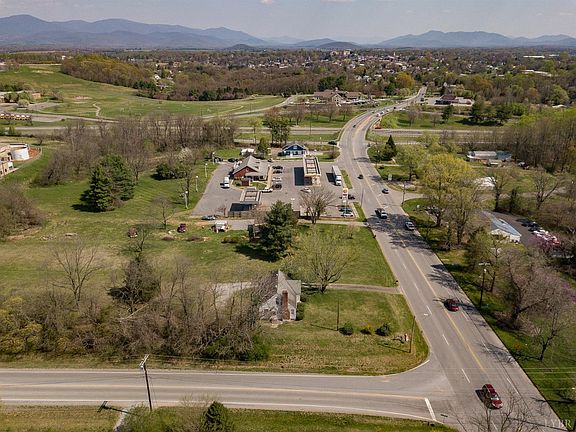5th image of 720 Sunset Dr
