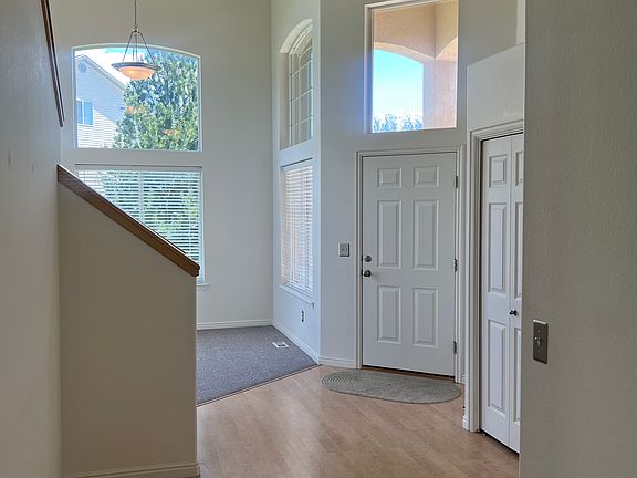 5th image of 865 S Apple Grove Ln