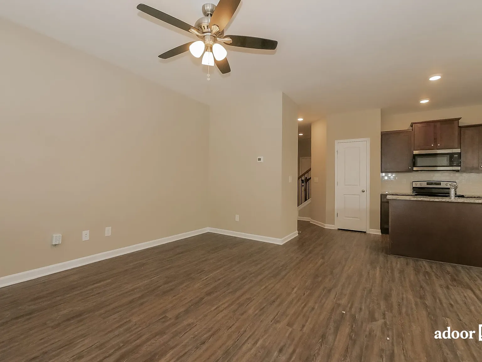 4 bed, 2.5 bath, 1705 sqft, $2,045 — Photo 4