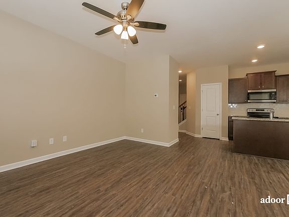 4th image of 284 Rankin Cir