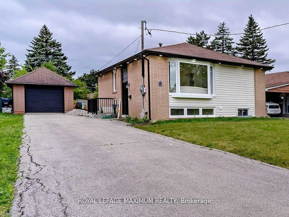 8 Lawrence Cres #UPPER LEVEL