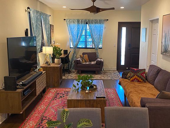 4th image of 2983 Logan Ave