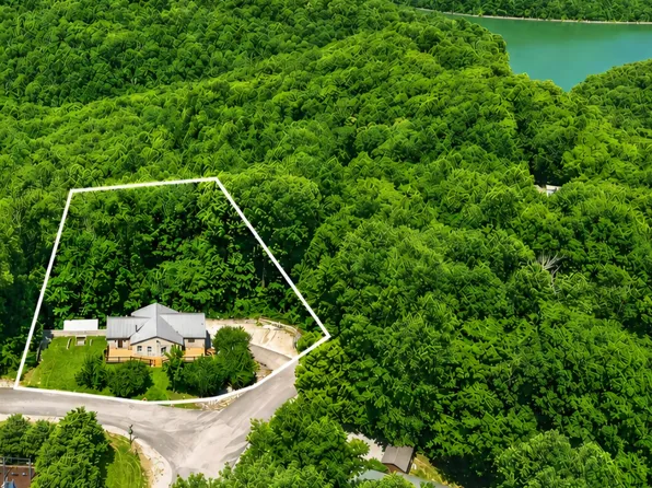 302 Swiper Dr, Smithville, TN 37166