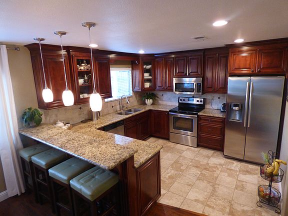 4th image of 4906 Willowbrook Dr