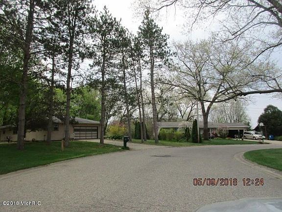 3rd image of 169 Parkshore Dr