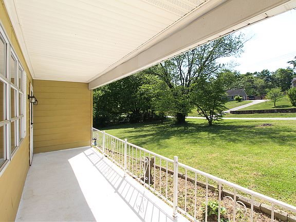 5th image of 1940 Harris Rd