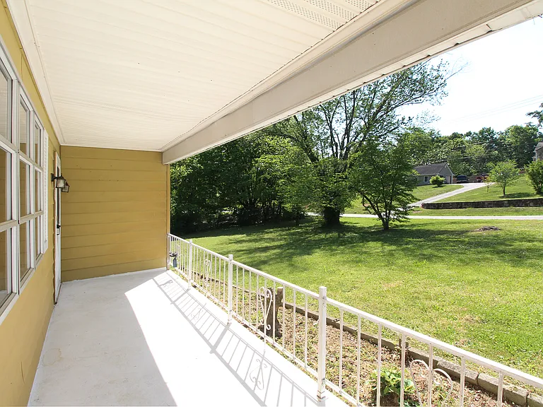 1940 Harris Rd — Photo 5