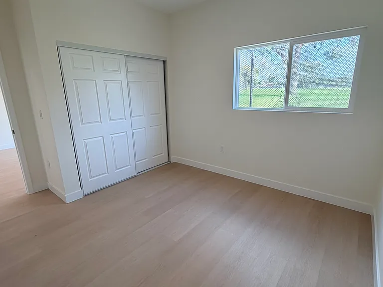 5442 N Duxford Ave — Photo 8