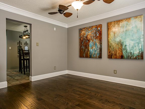 4th image of 4402 Buena Vista Ln