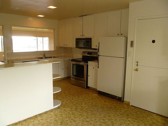 5th image of 3710 Alcott St