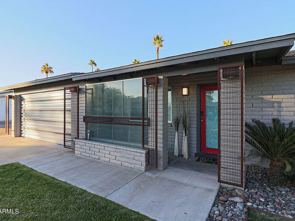 1st image of 2816 E Windrose Dr