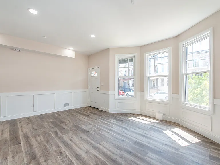 181 S 11th St #1 — Photo 10