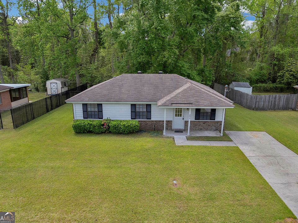 1st image of 202 Sequoia Cir