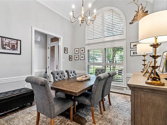 4th image of 1020 Trail Ct