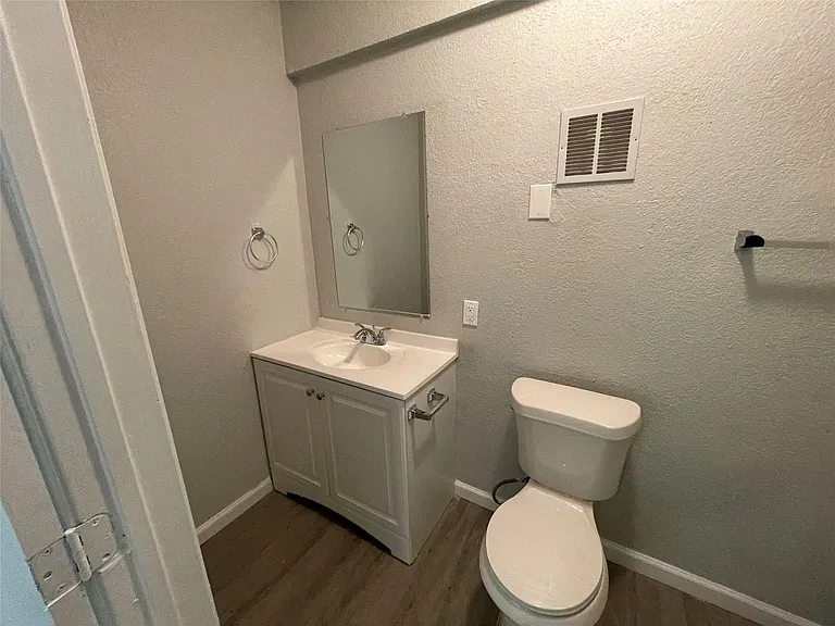 5748 Bowling Dr — Photo 20