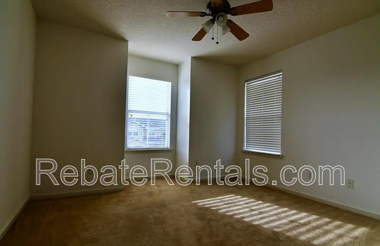 2379 Sunset Bluff Dr — Photo 8