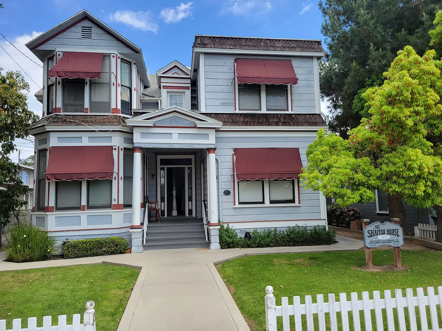 221 N Orange St — Photo 2