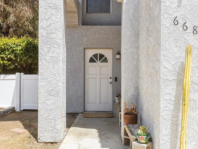 668 Westlake St — Photo 2