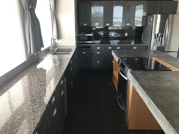 3rd image of 300 S 16th St APT 1105