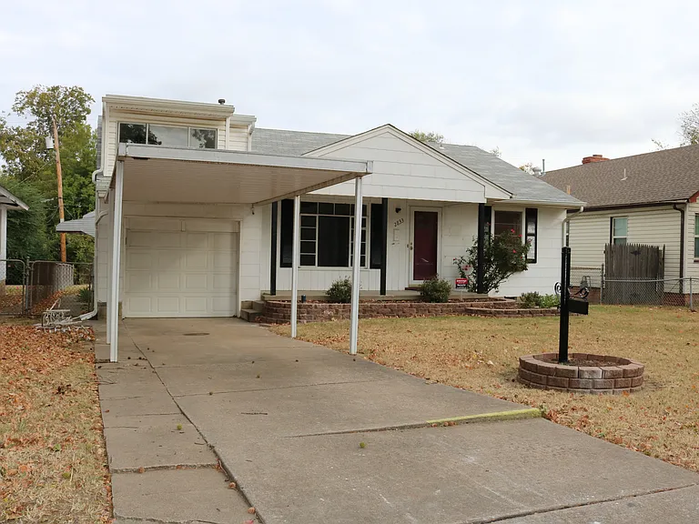 2833 E 1st Pl — Photo 1