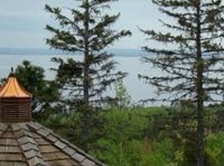 203 Rockridge Cir, Duluth, MN 55804