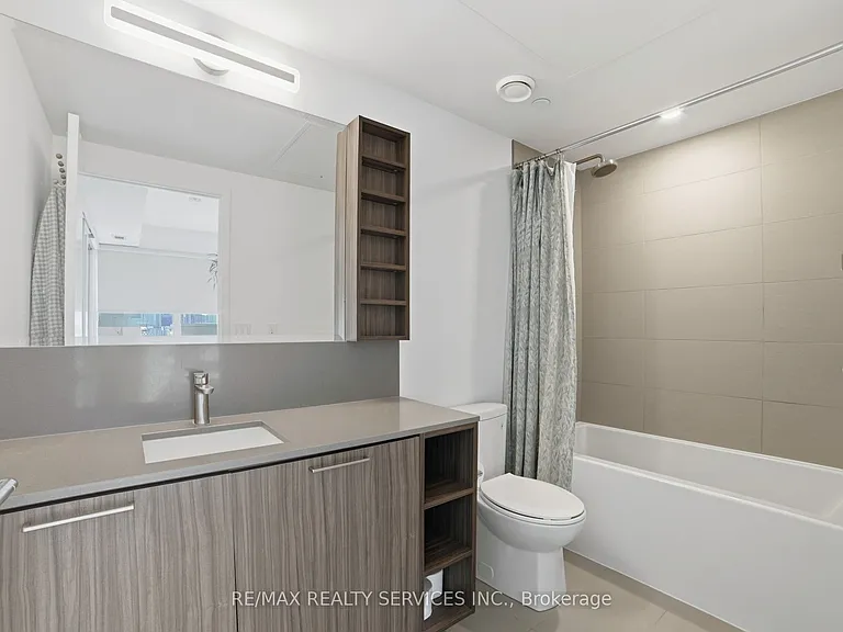 19 Western Battery Rd #2121 — Photo 13