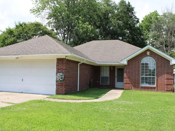 307 Whispering Pines Dr, New Boston, TX 75570