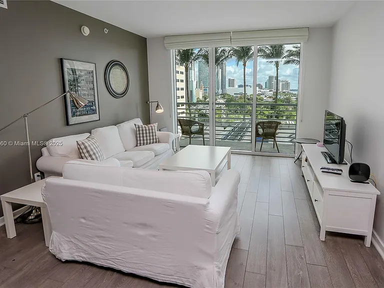 325 Biscayne Blvd #1422 — Photo 4