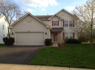 671 Maple Dr, Streamwood, IL 60107