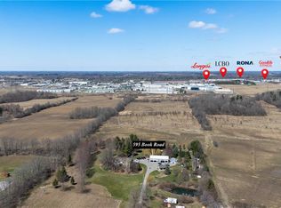 959 Book Rd W, Hamilton, ON L9G 3L1