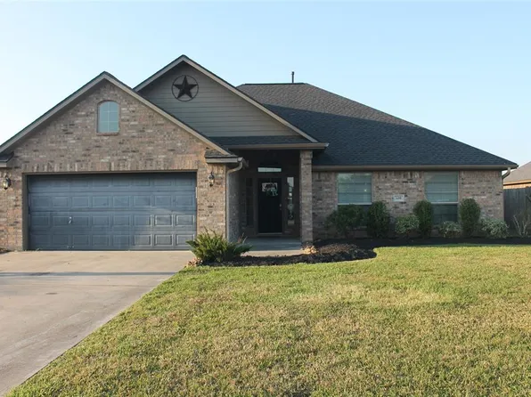 109 Goldfinch Ct, Richwood, TX 77566